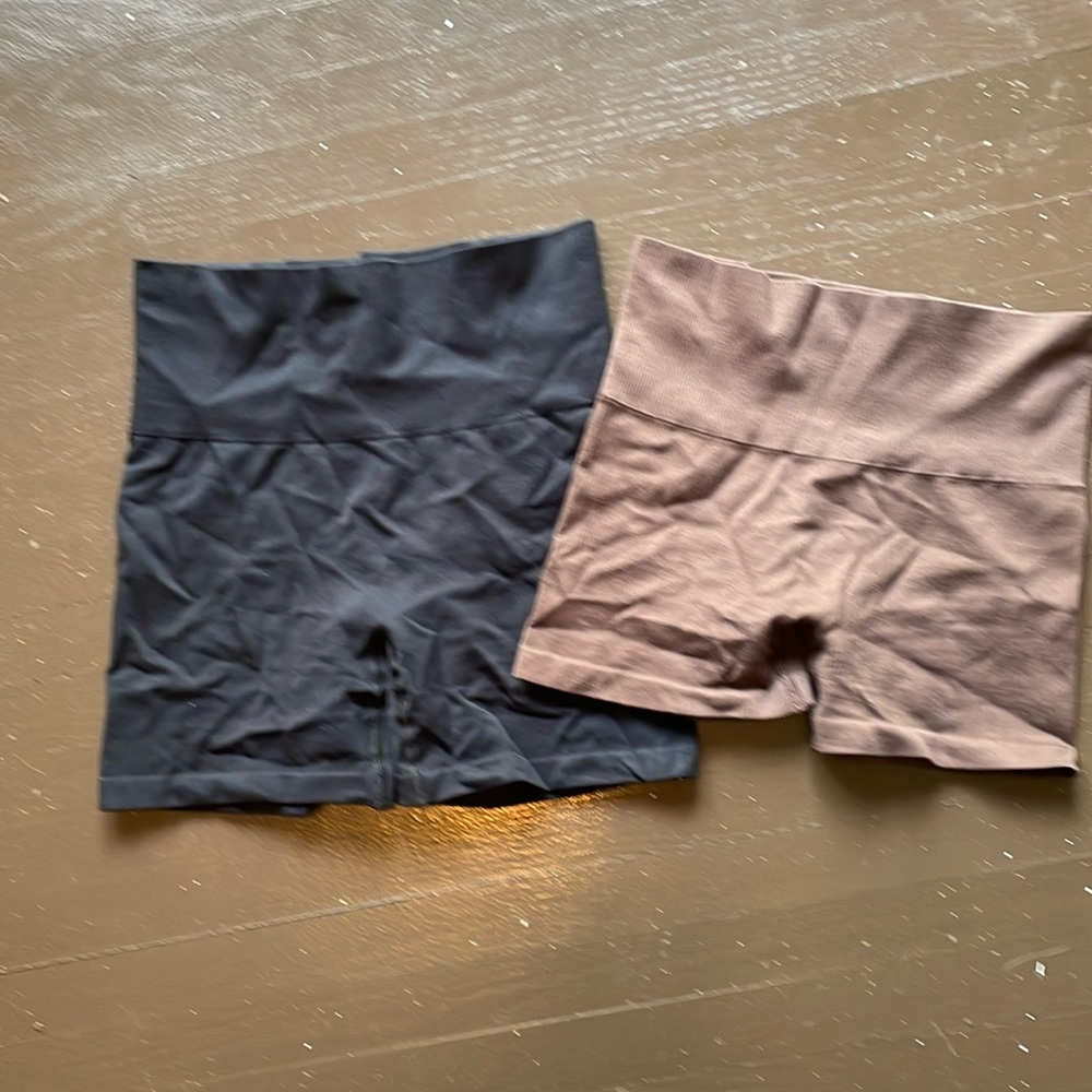 Aritzia shorts